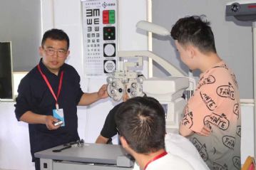 眼镜验光师要学习多久 零基础学习
