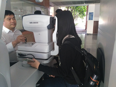 满天星验光配镜智能一体机正式落户华南理工大学,开启校园智能配镜新体验