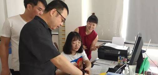 眼镜店验光配镜精准吗?放心配镜有我们